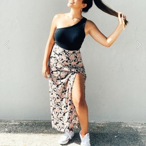 American Eagle Outfitters Dresses & Skirts - AEO Floral Skirt